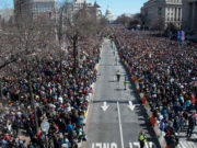 Multitudinaria marcha en EEUU denunciando el libre acceso a las armas