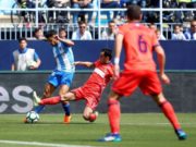 El Málaga aleja a la Real de Europa