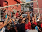 Los seguidores de Lula bloquean su salida del Sindicato y evitan que se entregue
