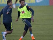 Neymar se entrena por primera vez con el once titular de Brasil