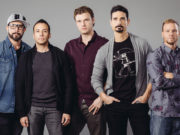Los Backstreet Boys se disfrazan de las Spice Girls para homenajear a sus fans