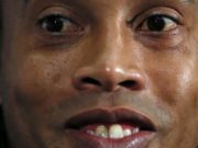 Ronaldinho desmiente su boda con dos mujeres