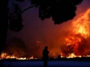 Un obispo culpa a los «ateos» de Syriza de los incendios de Grecia: «Atraen la ira de Dios»