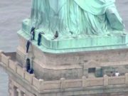 Sube a la Estatua de la Libertad contra la política migratoria de Trump
