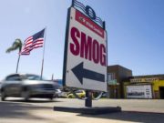 Trump descarta la reducción de emisiones contaminantes de los coches
